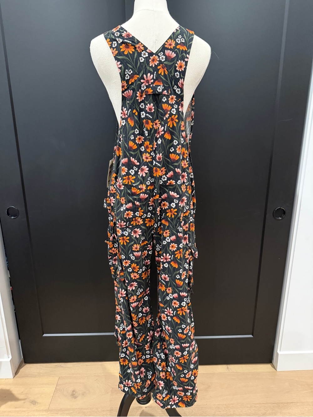 NWT Duluth Women's Heirloom Gardening Bib Overalls in Black Coneflower Small 29” - Picture 3 of 16